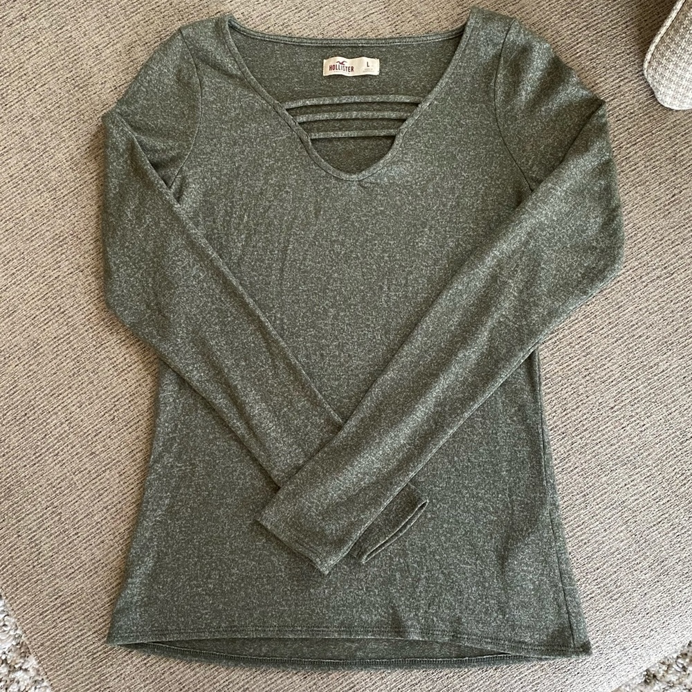 Hollister top